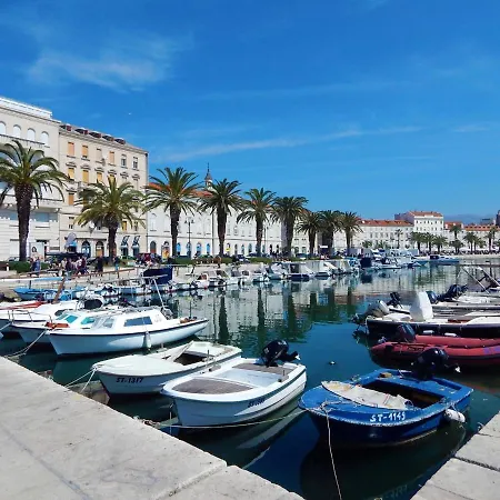 Apartment Sunny With Free Private Parking Split