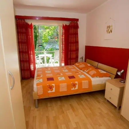 Sunny With Free Private Parking Apartment Split